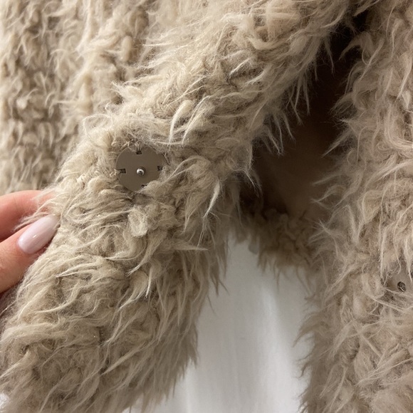 Fuzzy coat with lapel collar - Picture 3 of 4